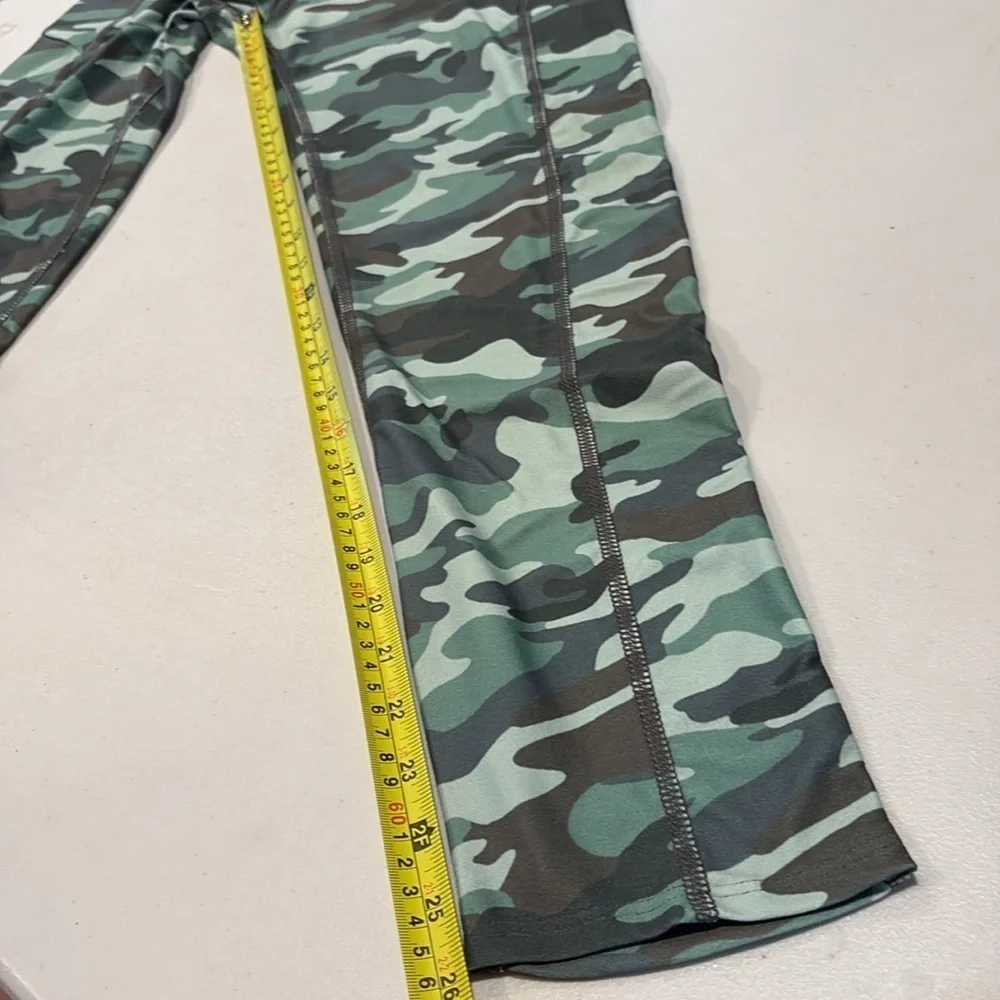 Flexure - girls size 16 - Frita active pocket legging.  Green camo design.